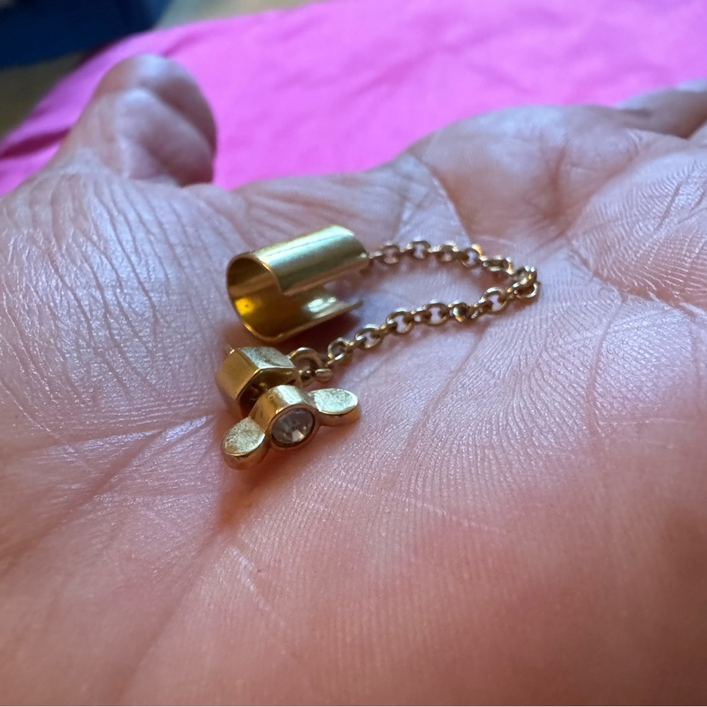 Gold ear cuff - Picture 6 of 6